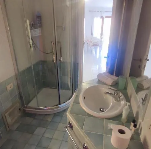 Oltremare Davanti Daire La Maddalena (Sassari)